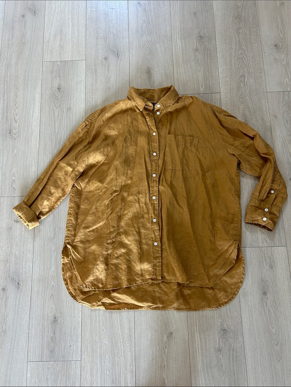 Banana Republic Women’s Linen Button-Up Shirt in Ochre XL